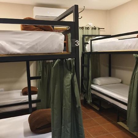 Ambay Suites & Dorms プエルト・イグアス エクステリア 写真